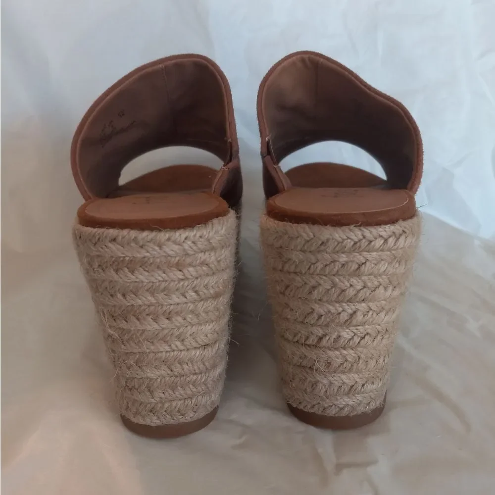 Find Platform Wedge Mules Women's Size 8.5